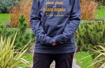 The new Middlesized Garden t-shirts, hoodies and tote bags – The Middle-Sized Garden