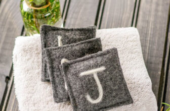 Easy DIY Herbal Drawer Fresheners