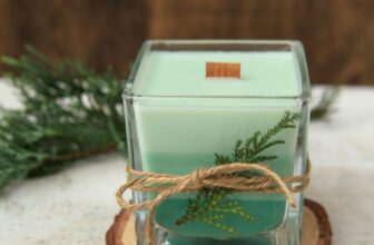How to Make a Festive Evergreen Candle
