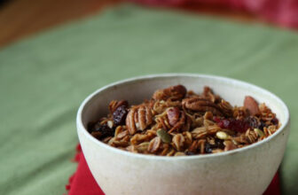 Christmas Morning Granola – Garden Therapy