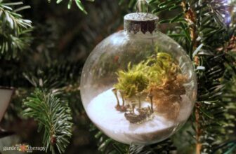 Crafty Terrarium Ornaments for Your Christmas Tree