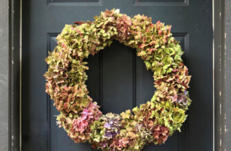 Easy to Make Hydrangea Wreath +Tips to Make it Last!