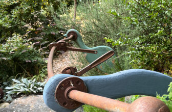 Jeanne’s Funky Garden Sculptures – Fine Gardening