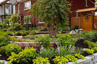 Bas Designs a Front Yard Garden in Ottawa